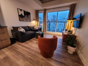 CONDO MID-CENTURY MODERN STYLE - POOL/TERRACE Quebec